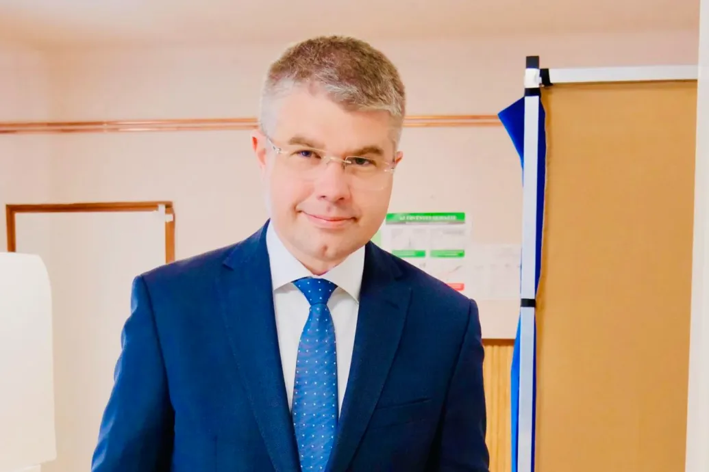 A tiszás Strompová Viktória nem tudott fordítani, a fideszes Ágh Péter nyerte a sárvári választókerületet