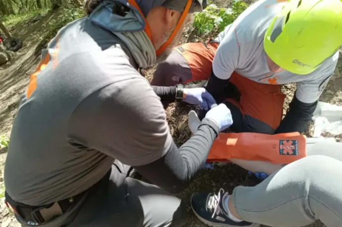 Megcsúszott és megsérült nőt mentettek a börzsönyi hegyimentők