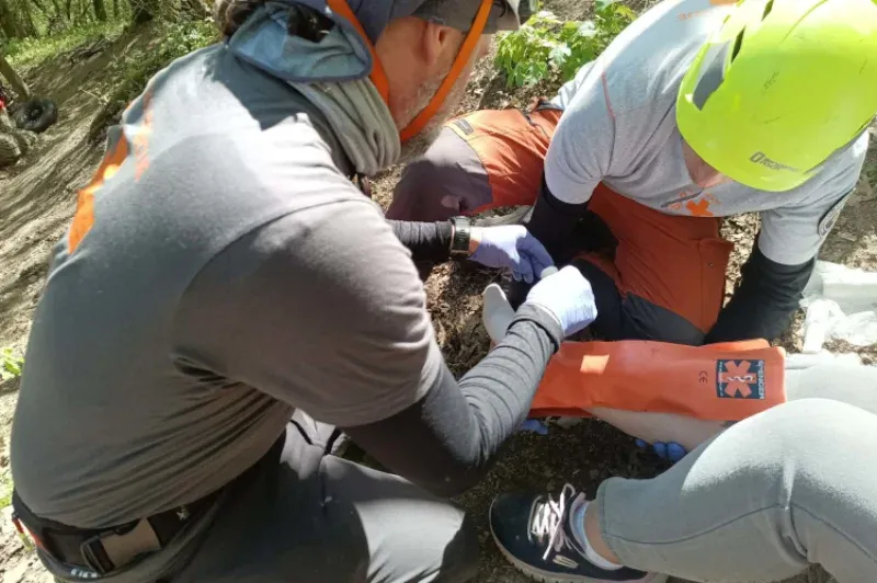 Megcsúszott és megsérült nőt mentettek a börzsönyi hegyimentők