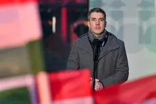 Kocsis Máté szerint nem tiltatta le a Hír TV-s interjút, baki történt, majd a Fidesz saját kis árulóiról és pénzéhes potyautasokról írt