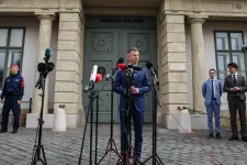 Az Europion felmérése szerint a magyarok több mint fele ért egyet azzal, hogy Magyar Péter a közjogi méltóságok lemondását követelje