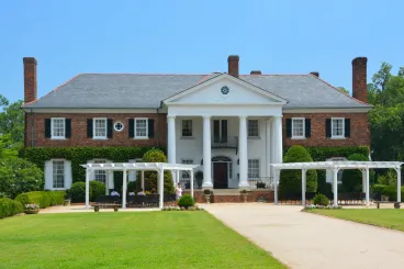 Angol villa az Alföld szívében, Cserkeszőlő legkülönlegesebb ingatlana