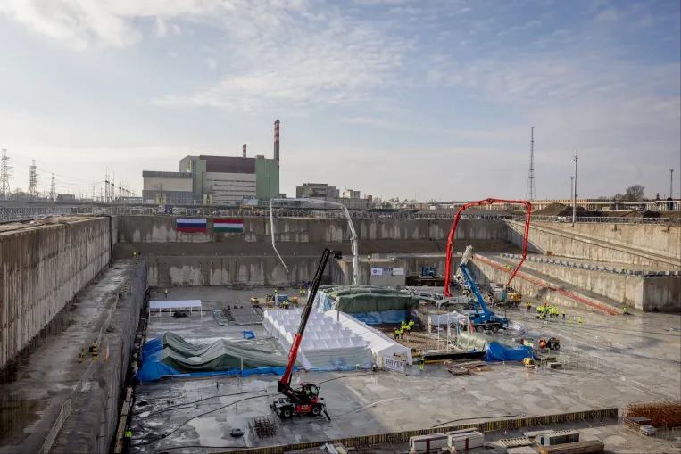 Akár folytatja, akár elengedi a Tisza-kormány Paks II.-t, egyik sem lesz könnyű menet