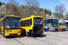 Több mint 140 buszroncsot adna el a MÁV