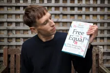 Egy könyv, amely segít méltányos társadalmat kialakítani