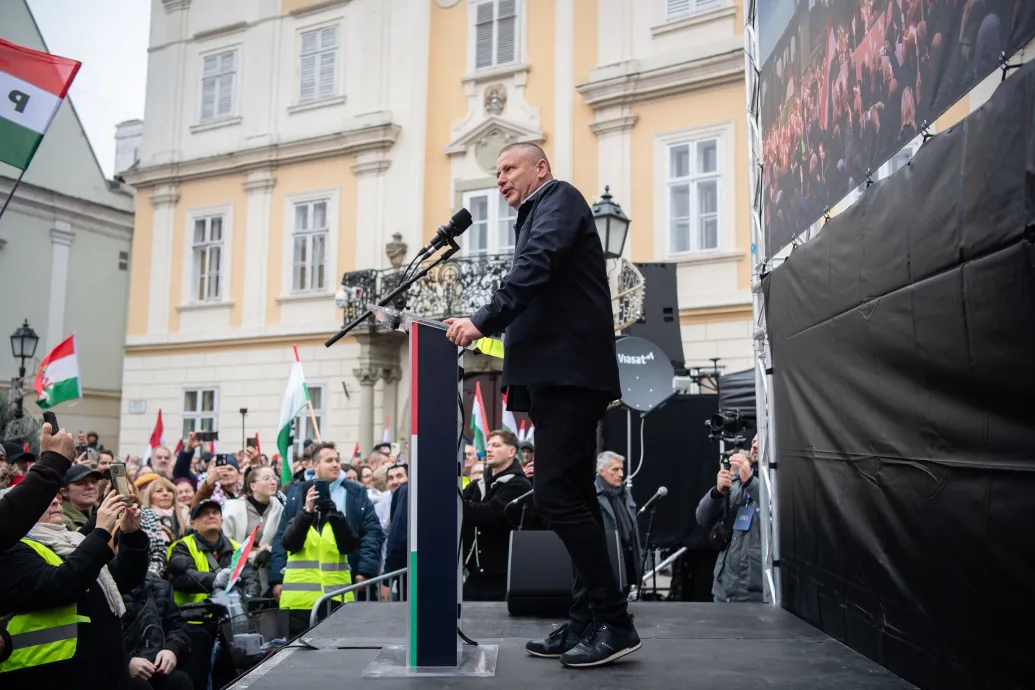 A tábornok, akiből honvédelmi miniszter alakú lőlap lett