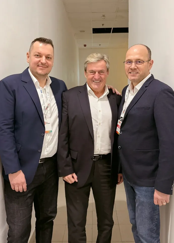 Jobbról balra Grüman Róbert, Kapitány István és Egerszegi Krisztián, a Cégépítők alapítója a Magyar Marketing Fesztiválon – Fotó: Grüman Róbert Facebook-oldala