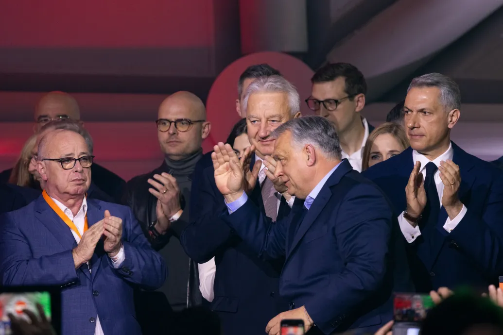 A 444 szerint megkezdődött a Fideszben az Orbán Viktor-mentő hadművelet