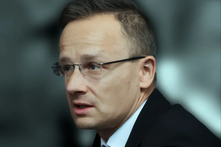 Ki vállal felelősséget az elmúlt 16 évért? – Szijjártó Péter élőben