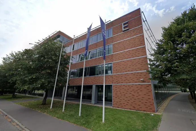 Tiborcz Istvánhoz köthető irodaházba költöztetik a HUN-REN hálózat több egységét