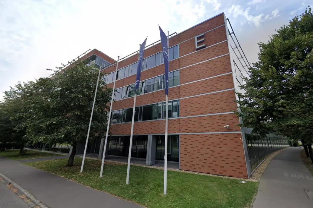 Tiborcz Istvánhoz köthető irodaházba költöztetik a HUN-REN hálózat több egységét