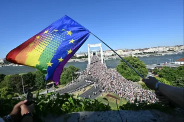 Uniós jogot sértett a melegeket a pedofilokkal összemosó magyarországi törvény