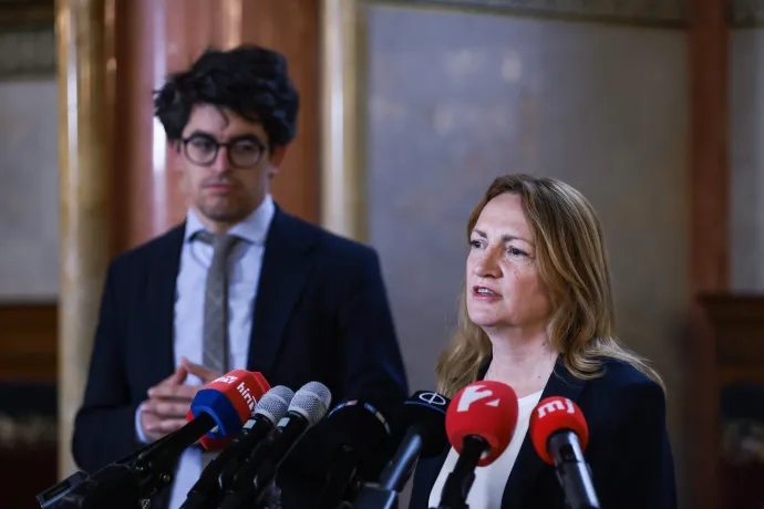 Bujdosó Andrea sajtótájékoztatója az ülés után – Fotó: Hevesi-Szabó Lujza / Telex