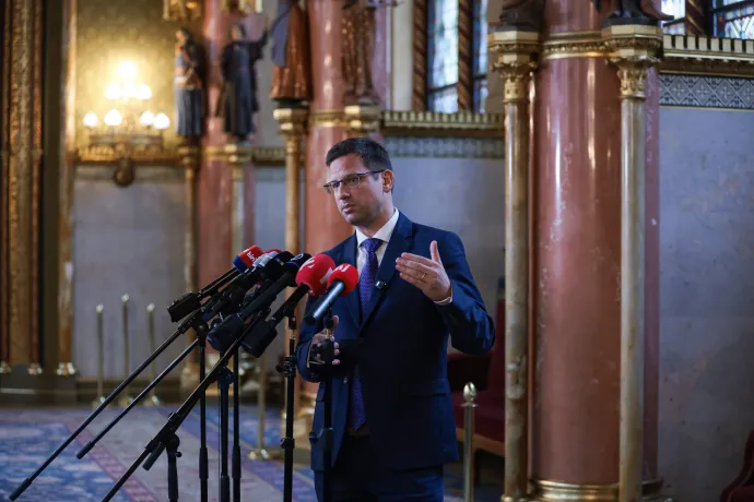 Gulyás Gergely sajtótájékoztatója az ülés után – Fotó: Hevesi-Szabó Lujza / Telex