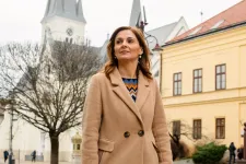 Szegény családból származik a kaposvári jogász, aki az önkormányzatokért és a vidék fejlesztéséért felel a Tisza-kormányban