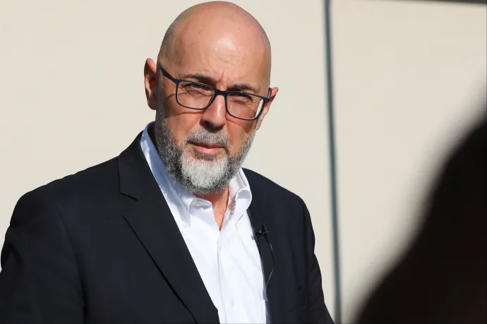 Összhangban, mivel?