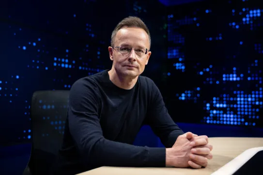 Orosz viszony, jachtozás, gyűlöletkeltés és a felesége százmilliói – interjú Szijjártó Péterrel