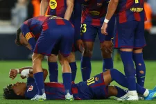 Berúgta a győztes tizenegyest, majd elterült a földön Lamine Yamal, a vb-ről is lemaradhat