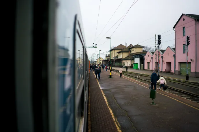 A BYD kellett hozzá: csak évekkel a gyár érkezése után kezdhetik felújítani a Szeged felé vezető vasutat