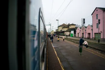 A BYD kellett hozzá: csak évekkel a gyár érkezése után kezdhetik felújítani a Szeged felé vezető vasutat