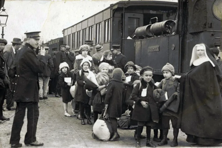 A gyermekvonatok, amikkel egy évszázada hatvanezer gyerek utazott Magyarországról Nyugat-Európába