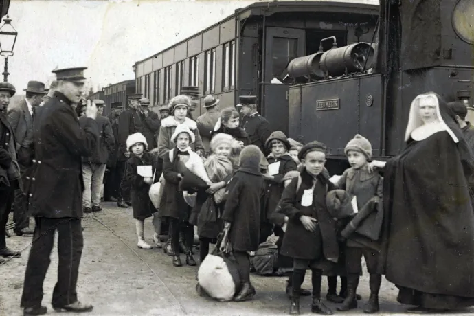 A gyermekvonatok, amikkel egy évszázada hatvanezer gyerek utazott Magyarországról Nyugat-Európába
