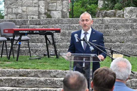 Saját maga feloszlatását kezdeményezi a zebegényi önkormányzat a haláltökös polgármester miatt