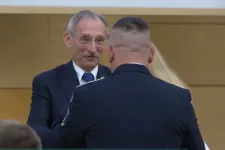 Pintér Sándor kitüntette a sofőrjét