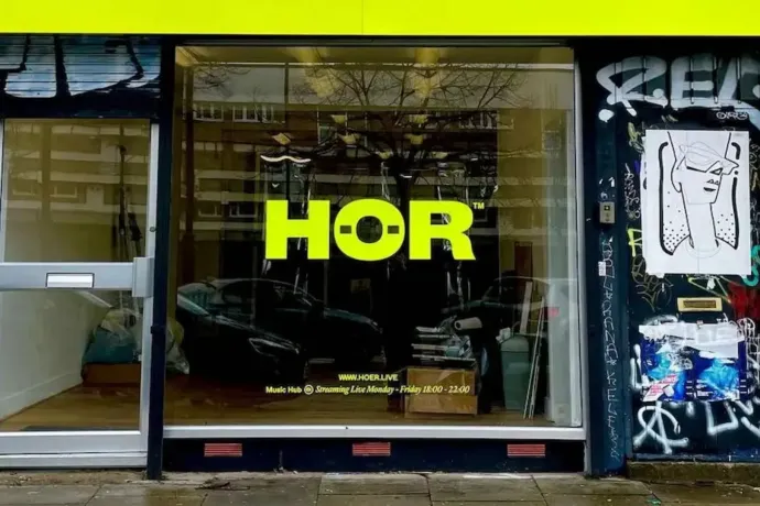 A HÖR Budapesten: berlini klubhangulat élőben a KASSA Hajón (x)