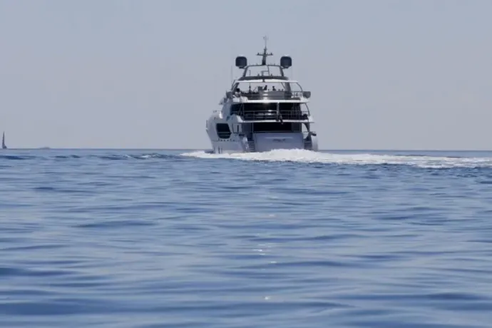 Szíjj László cége megerősítette, hogy Szijjártó Benkő Szilárd vendégeként nyaralt a Lady Mrd luxusjachton