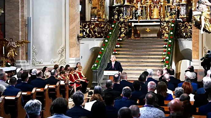 Orbán Viktor beszédet mond a Tihanyi Bencés Apátság és a Szent Kristóf Zarándokház átadó ünnepségén 2025. május 9-én – Fotó: Miniszterelnöki Kabinetiroda