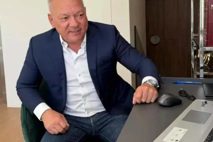 Balogh Levente online mégis tartott előadást Erdélyben, miután fenyegetések miatt lemondta személyes turnéját