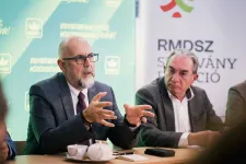 Erkölcsi és politikai okokból kifolyólag...