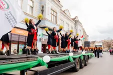 Gyergyó lett Magyarország külhoni ifjúsági fővárosa, de a 100 millió forint a polgármester házi egyesületében landolt