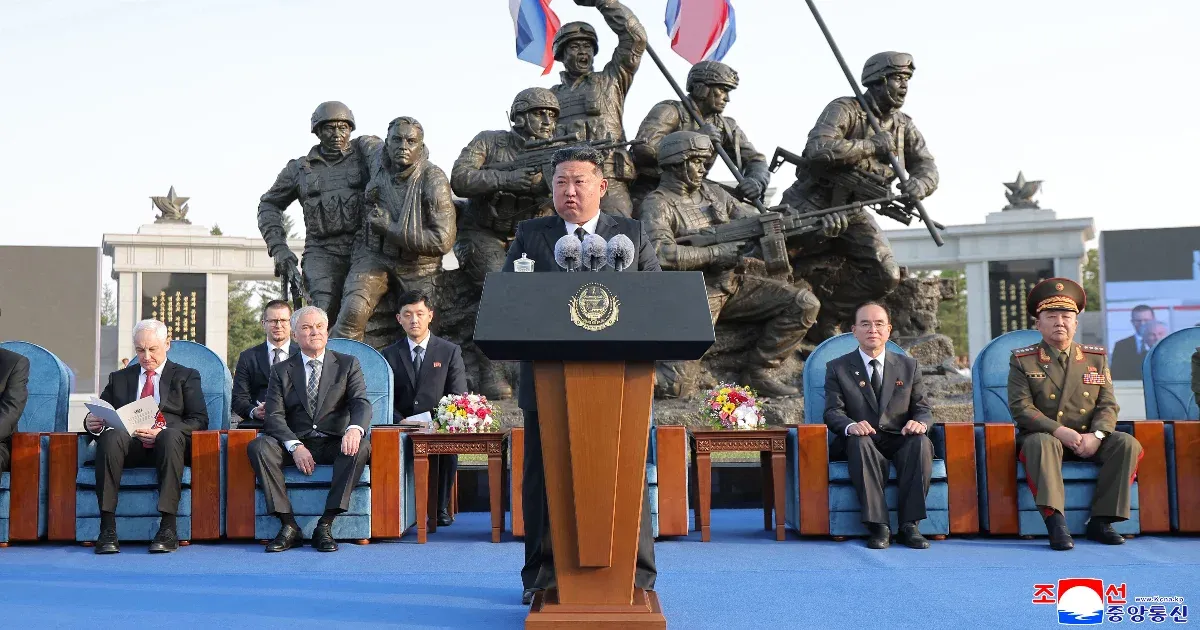 Gigantikus szoborral és múzeummal emlékeznek meg Kim Dzsongunék az orosz–ukrán...