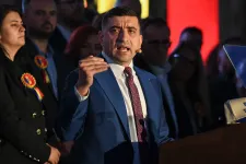 A PSD az AUR-ral közösen nyújt be bizalmatlansági indítványt a Bolojan-kormány ellen