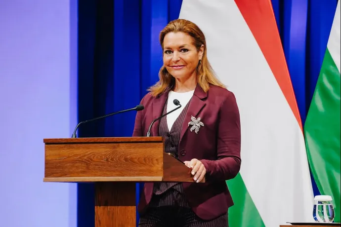 A bross néha nem ékszer, hanem diplomáciai eszköz