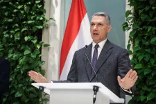 Lázár nem hívja ki Orbánt, mert szerinte Orbán marad a Fidesz elnöke