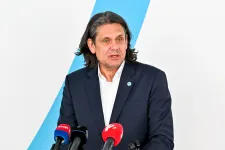 Kikérték Deutsch Tamás mentelmi jogát az Európai Parlamenttől