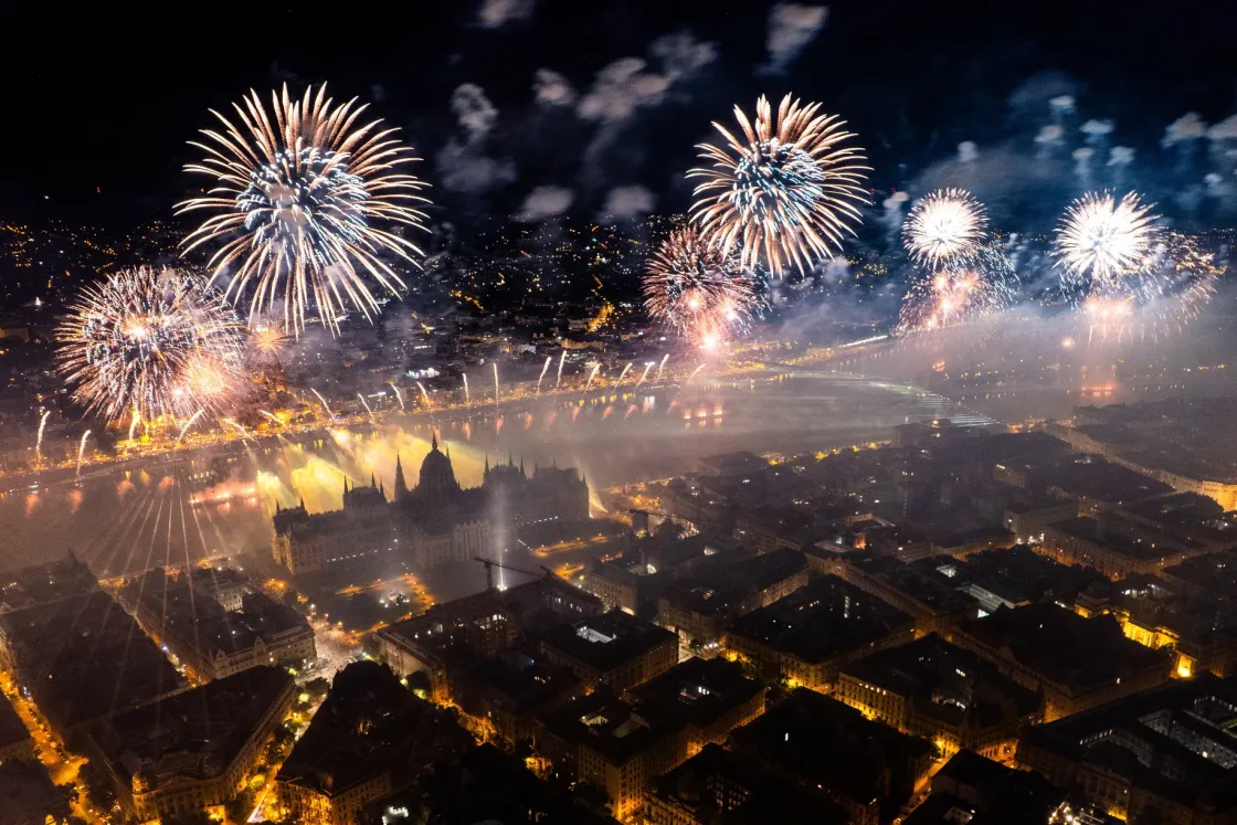 Hogyan lehet áron alul eladni egy állami megrendelésekkel kitömött céget?