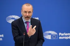 Weber to Hungarian state TV: You know better than me that young people chanted “Russia out!” on election night