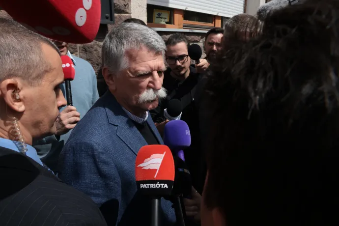 Pócs János, Kövér László, Bánki Erik és Deutsch Tamás a megbeszélés után – Fotó: Hevesi-Szabó Lujza / Telex