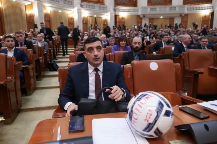 A szélsőjobbal szövetkező szociáldemokraták bizalmatlansági indítványt nyújtottak be a román kormány ellen