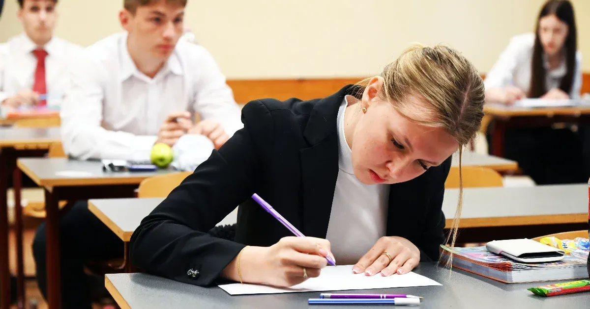 Matematika Érettségi: Exponenciális Függvények és Gráfok a Vizsgán Matematika Érettségi: Exponenciális Függvények és Gráfok a Vizsgán