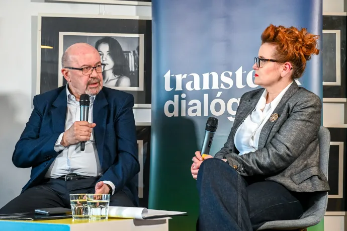 Markó Béla, az RMDSZ korábbi elnöke és Vig Emese, a Transtelex főszerkesztője – Fotó: Tamás Zsófia / Transtelex