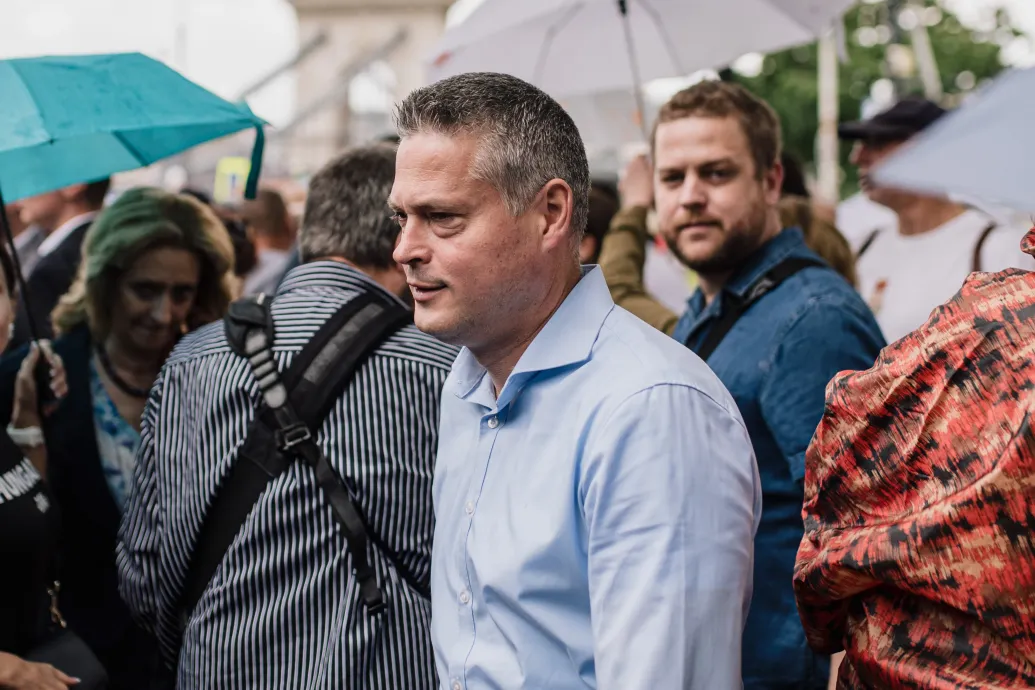 Meggyanúsították Sára Botondot 70 ezer forint értékű bor elfogadása miatt az Orbán Áront érintő ügyben