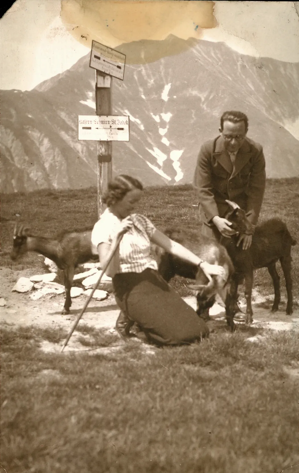 Szerb Antal és Lakner Klára kiránduláson Tirolban, 1935-ben – Fotó: Máthé Elek / MNMKK Petőfi Irodalmi Múzeum