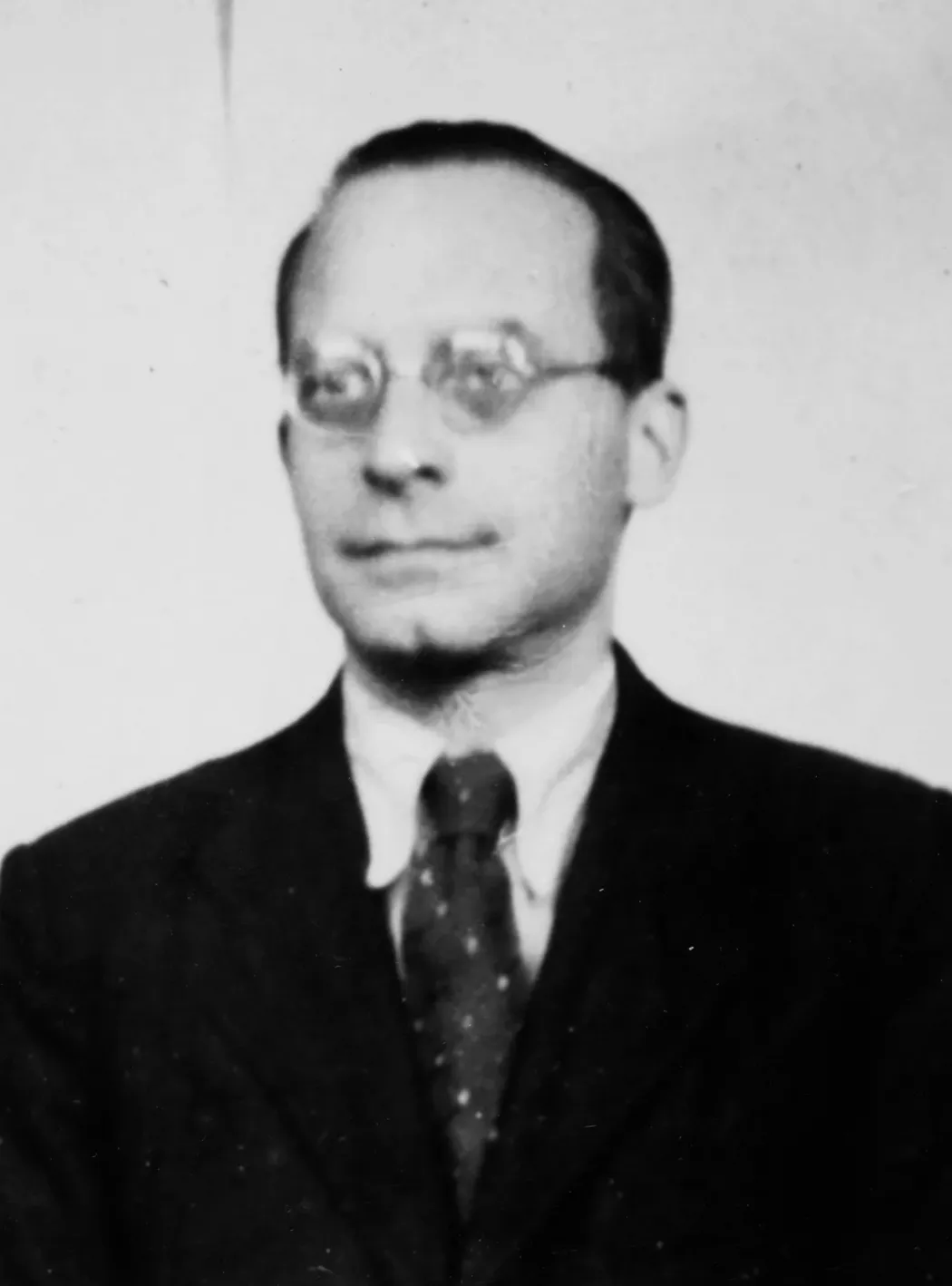 Az utolsó fénykép Szerb Antalról, 1944. november – Fotó: Ismeretlen / MNMKK Petőfi Irodalmi Múzeum
