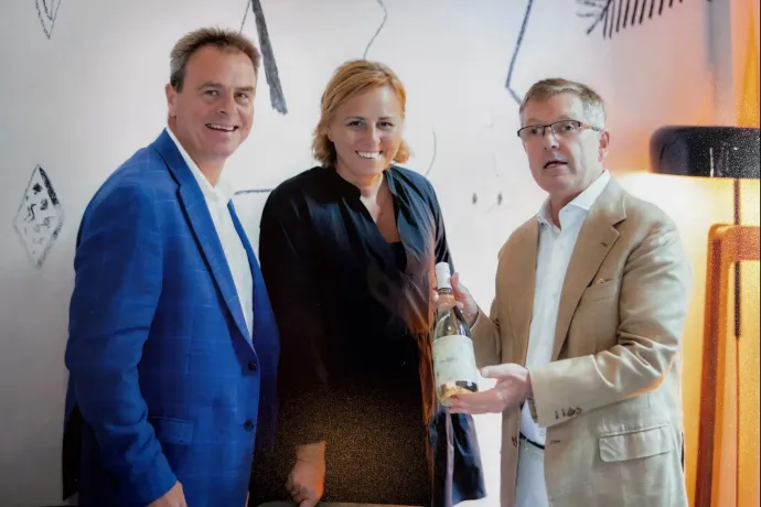 „Nagyon mérges vagyok Matolcsy úrra” – a kecskeméti egyetemi alapítvány új elnöke hasznos idiótákról és több mint 100 milliárd forintnyi pénz kilapátolásáról beszélt