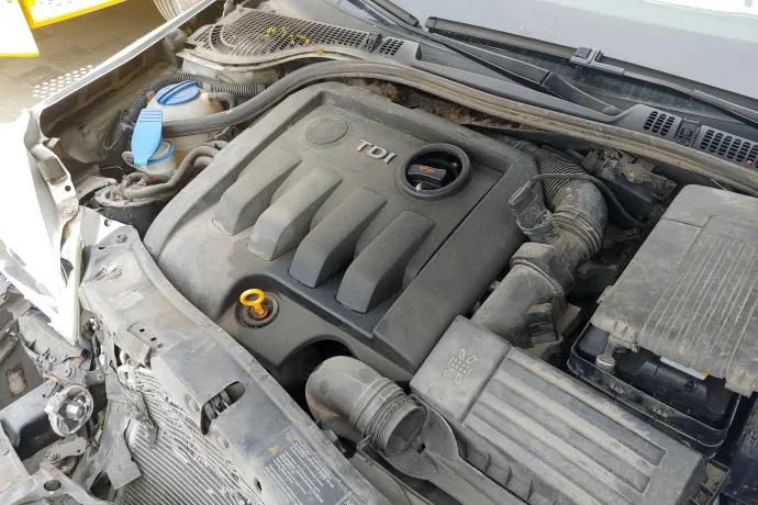 Az 1,9 literes PD TDI motor a baleset előtt hibátlanul működött – Fotó: Zách Dániel / Telex
